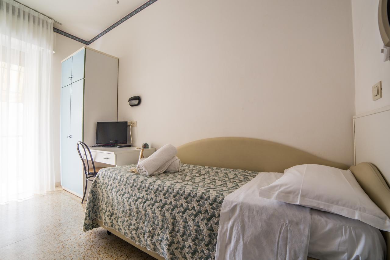 Manzoni 3* Cattolica